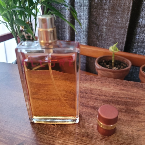 Chanel - Allure Eau de Parfum - Picture 3 of 8